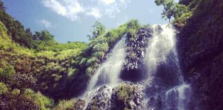 Goa’s Bamanbudo Waterfall गोवा जाये तो इसे जरूर देखे Goa's Bamanbudo Waterfall